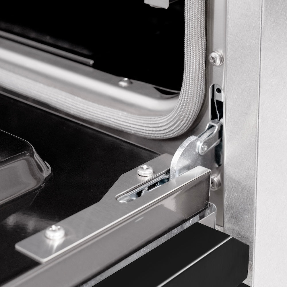 ZLINE 30 in. 4.2 cu. ft. Classic Dual Fuel Range with 4 Burner Gas Cooktop and Electric Convection Oven in Satin Stainless Steel with Black Matte Door (CDRS-BLM-30) StayPut oven door hinge.