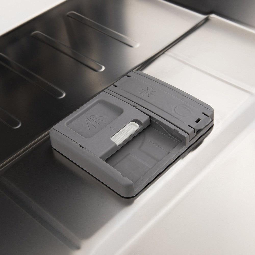 Builtin 24" Stainless Steel Dishwasher with Modern Handle (DW30424